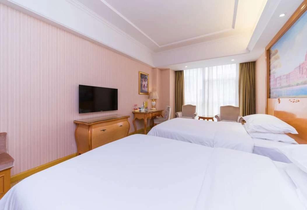 Vienna Hotel Shenzhen Baoneng City Plaza Esterno foto