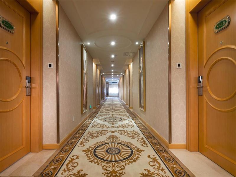 Vienna Hotel Shenzhen Baoneng City Plaza Esterno foto